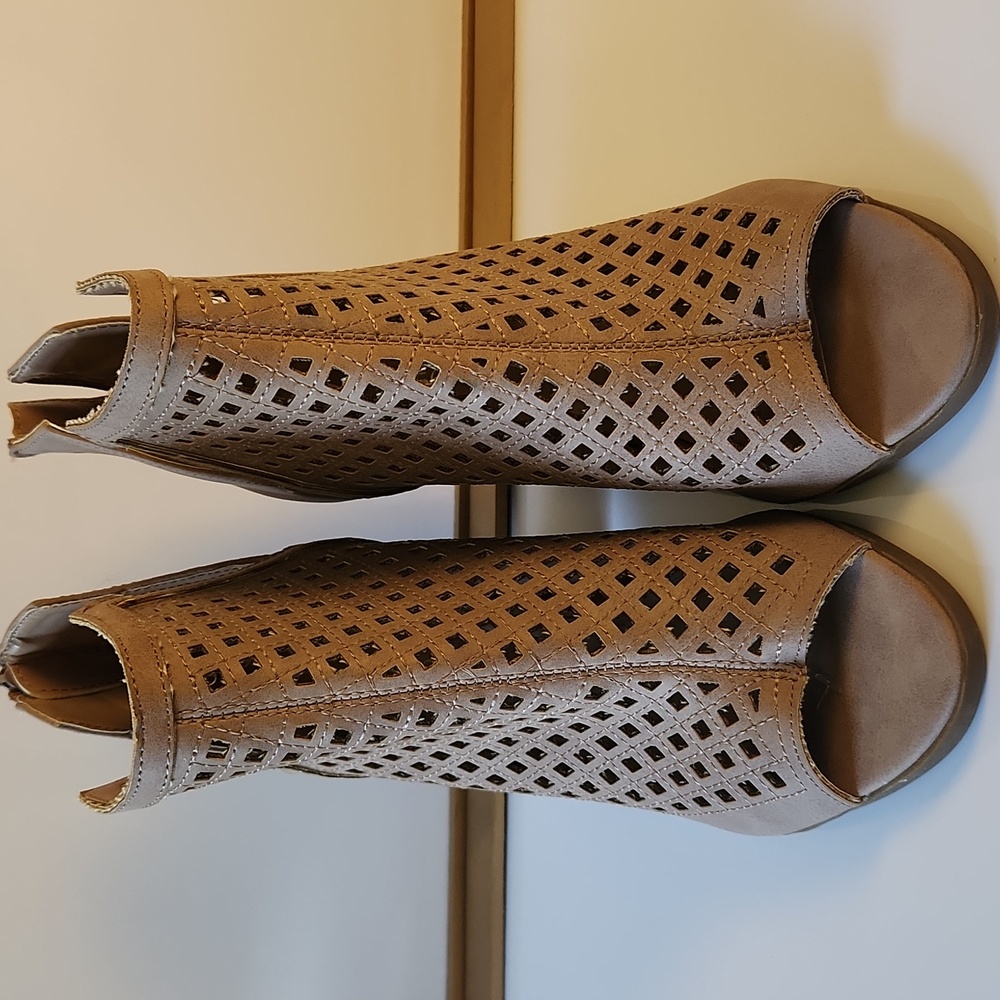 Francesca’s Taupe Peep Toe Cutout Booties – Size 6 - Picture 2 of 11
